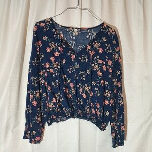 Mudd Crop Top Junior’s XL Floral Long Sleeve Button Up